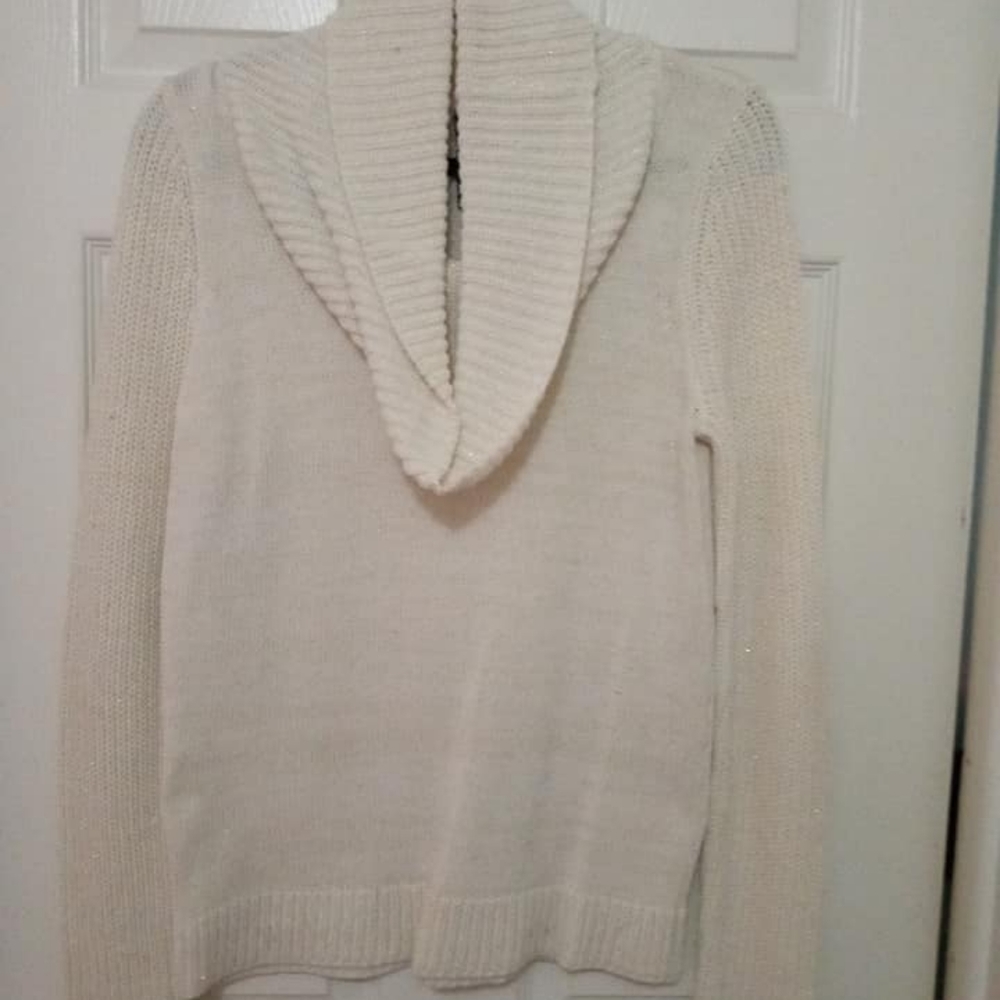 Women's medium 8-10 cream sweater